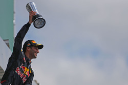 Podium: tweede plaats Daniel Ricciardo, Red Bull Racing