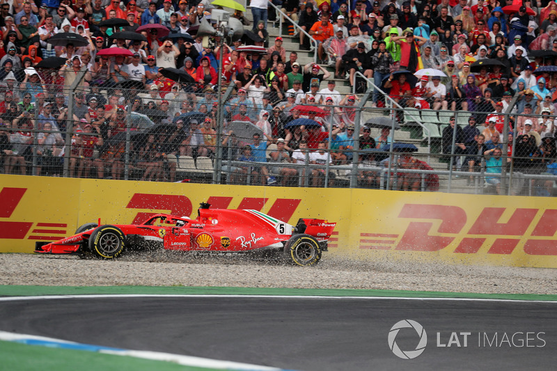 Sebastian Vettel, Ferrari SF71H percute le mur et abandonne