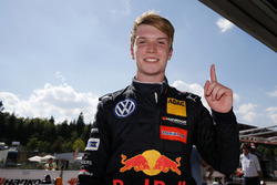 Yarış galibi Dan Ticktum, Motopark Dallara F317 - Volkswagen