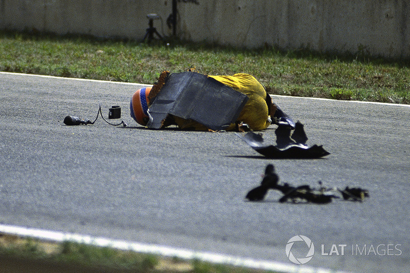 Martin Donnelly, Team Lotus, nach Unfall