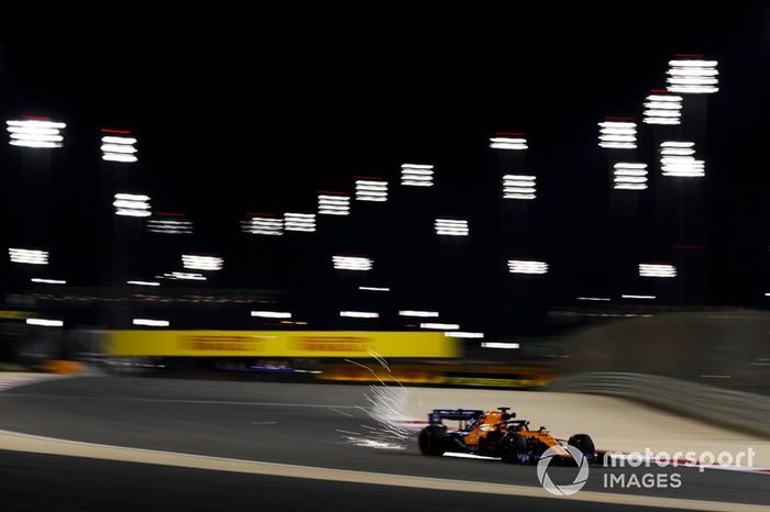 Chispas del coche de Carlos Sainz Jr., McLaren MCL34