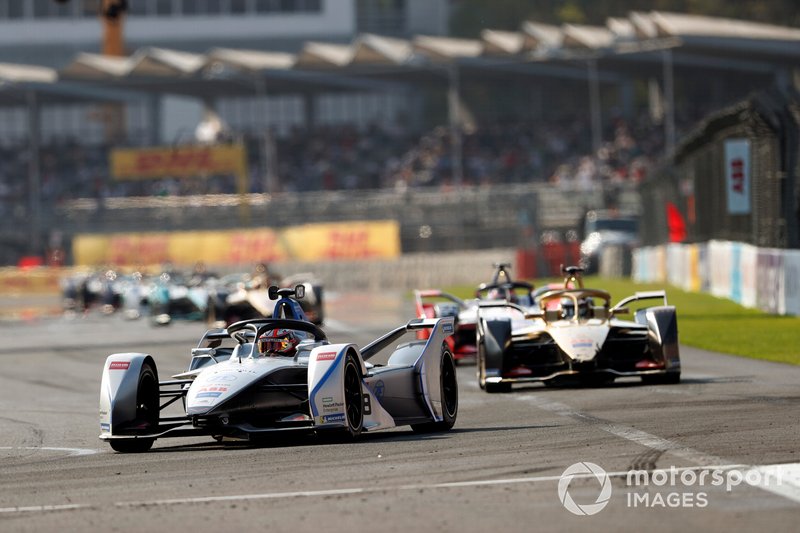 Edoardo Mortara Venturi Formula E, Venturi VFE05 leads Andre Lotterer, DS TECHEETAH, DS E-Tense FE19