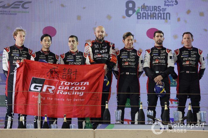Podio: Ganador #7 Toyota Gazoo Racing Toyota GR010 - Hybrid LMP1: Mike Conway, Kamui Kobayashi, José María López, segundo lugar #8 Toyota Gazoo Racing Toyota GR010 - Hybrid LMP1: Sébastien Buemi, Brendon Hartley, Ryo Hirakawa.