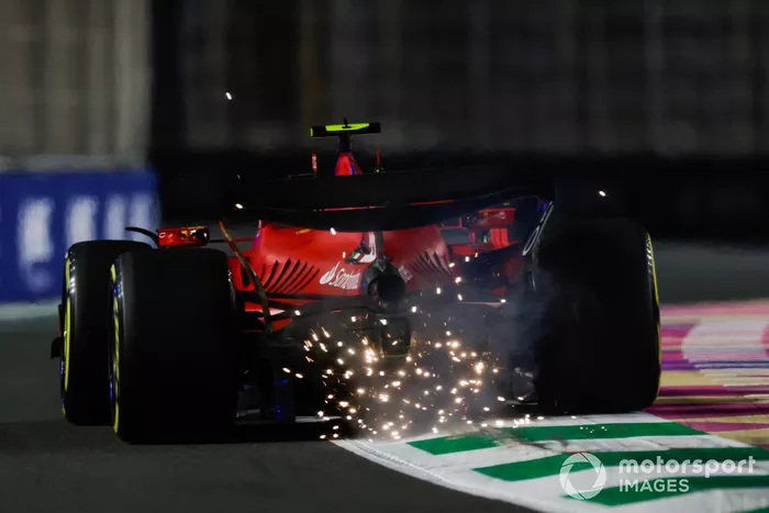 Carlos Sainz y Ferrari SF-23 