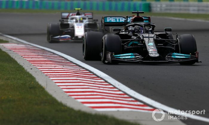 Lewis Hamilton, Mercedes W12, Mick Schumacher, Haas VF-21