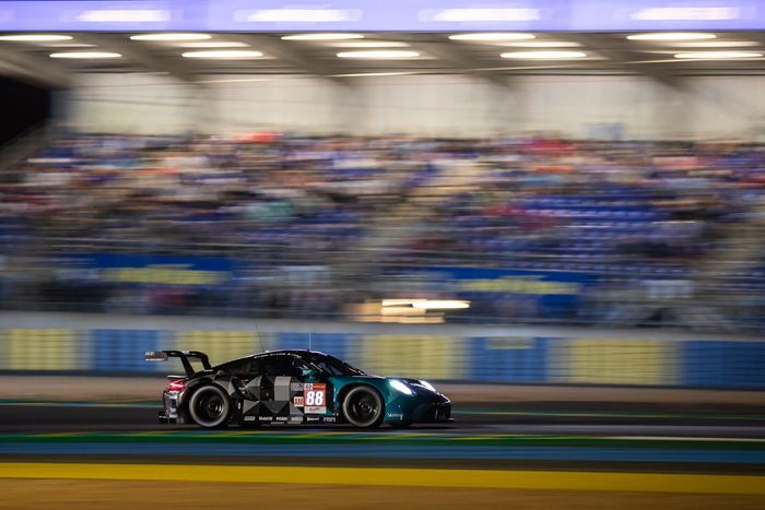 #88 Dempsey-Proton Racing Porsche 911 RSR - 19 LMGTE Am, Julien Andlauer, Dominique Bastien, Lance Arnold