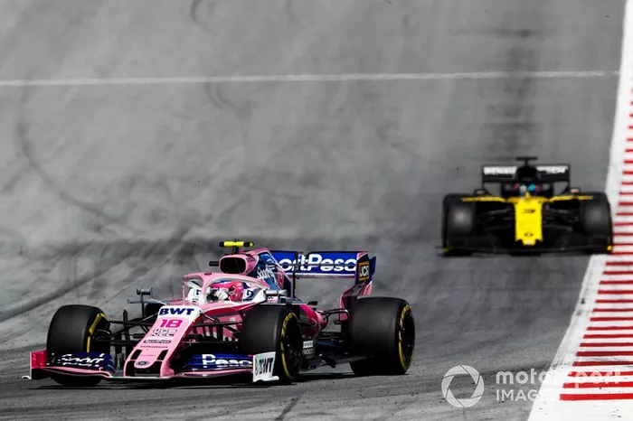 Lance Stroll, Racing Point RP19, leads Daniel Ricciardo, Renault F1 Team R.S.19