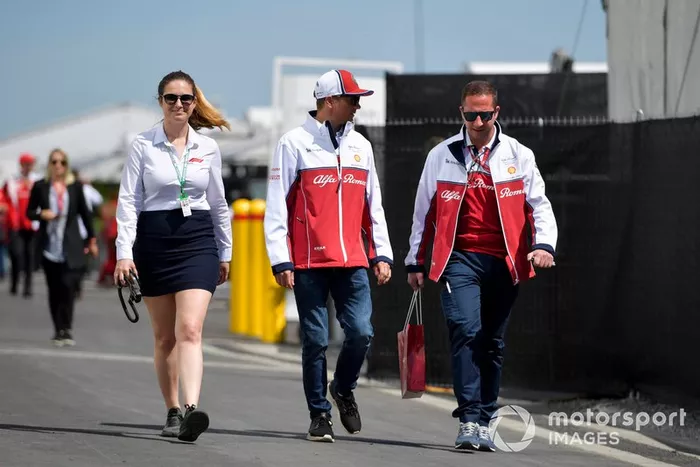 Kimi Raikkonen, Alfa Romeo Racing en paddock