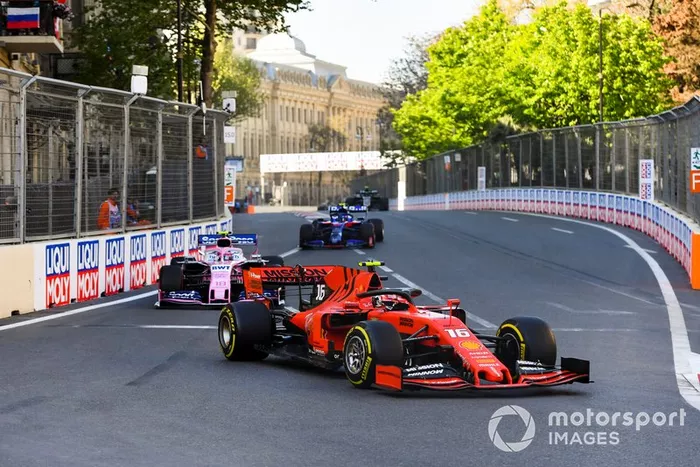Charles Leclerc, Ferrari SF90, Lance Stroll, Racing Point RP19 y Alexander Albon, Toro Rosso STR14