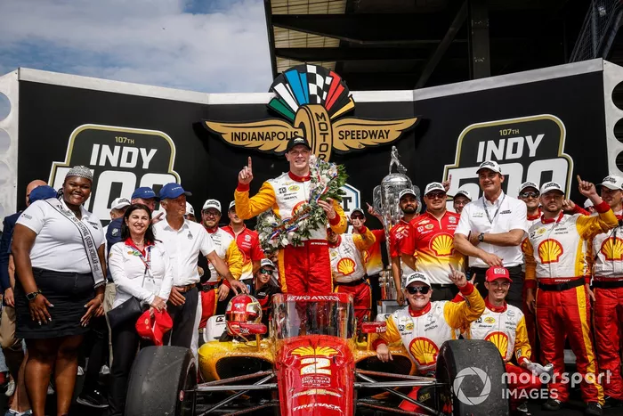 Ganador de la carrera Josef Newgarden, Team Penske Chevrolet