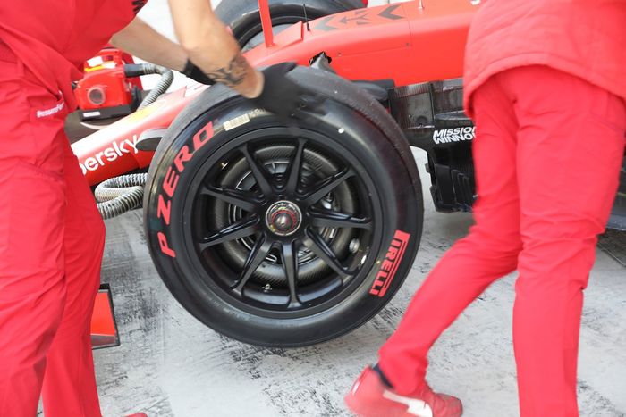 Ferrari SF21 front tire
