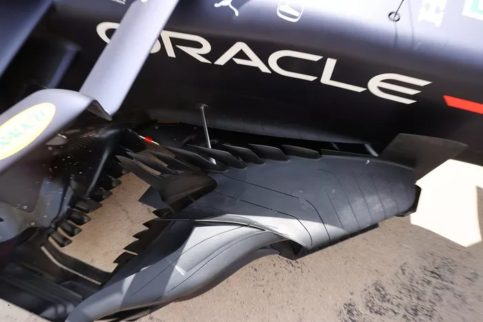 Detalle del bargeboard del Red Bull Racing RB16B