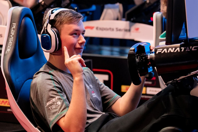 F1 eSports: Брендон Лі