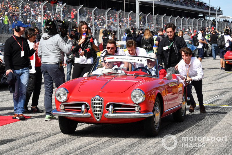 Charles Leclerc, Sauber on the drivers parade 