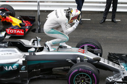 Race winner Lewis Hamilton, Mercedes AMG F1 W07 Hybrid celebrates in parc ferme