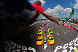 Старт: Бред Кеселовськи, Team Penske Ford лідирує