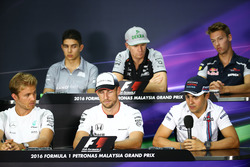 en la Conferencia de prensa FIA: Esteban Ocon, Manor Racing; Nico Hulkenberg, Sahara Force India F1;