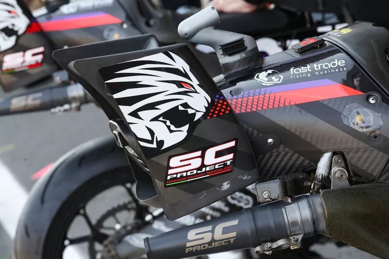 Aileron arrière de course Aprilia