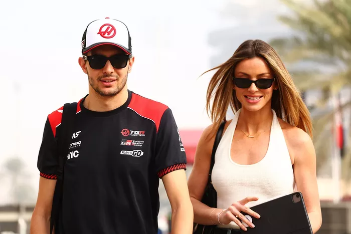 Esteban Ocon, equipo Haas F1 con Flavy Barla