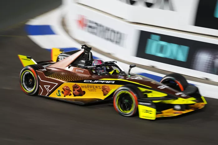 Dan Ticktun, Cupra Kiro