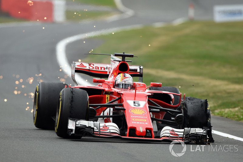 Sebastian Vettel, Ferrari SF70H avec une crevaison à l'avant