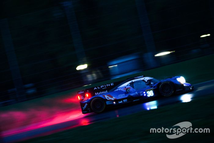 #36 Signatech Alpine A470 Gibson: Gustavo Menezes, Romain Dumas, Matt Rao