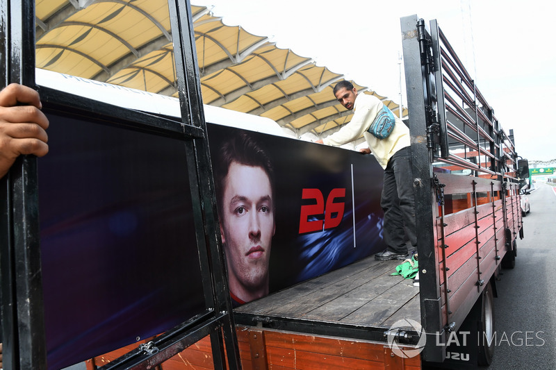 The garage name board of Daniil Kvyat, Scuderia Toro Rosso is removed