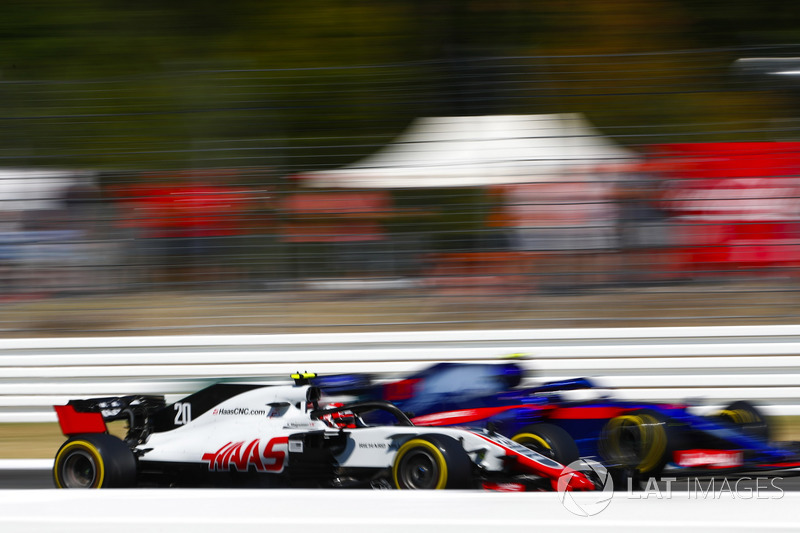 Kevin Magnussen, Haas F1 Team VF-18, Pierre Gasly, Toro Rosso STR13