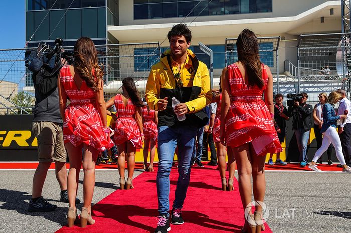 Carlos Sainz Jr., Scuderia Toro Rosso en el desfile de pilotos