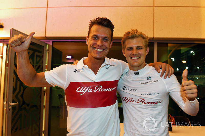 Marcus Ericsson, Sauber celebrates at the end of the race