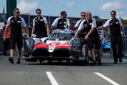 Автомобиль Toyota TS050 Hybrid (№8) команды Toyota Gazoo Racing