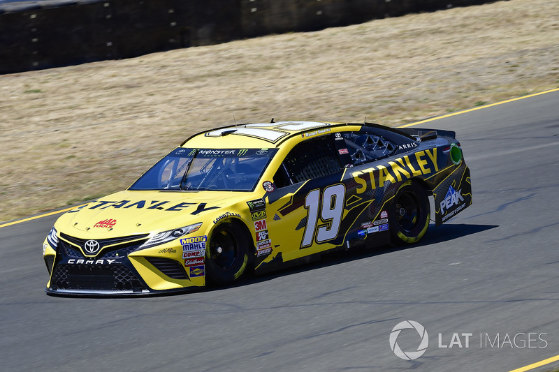 16. Daniel Suarez, Joe Gibbs Racing, Toyota Camry STANLEY