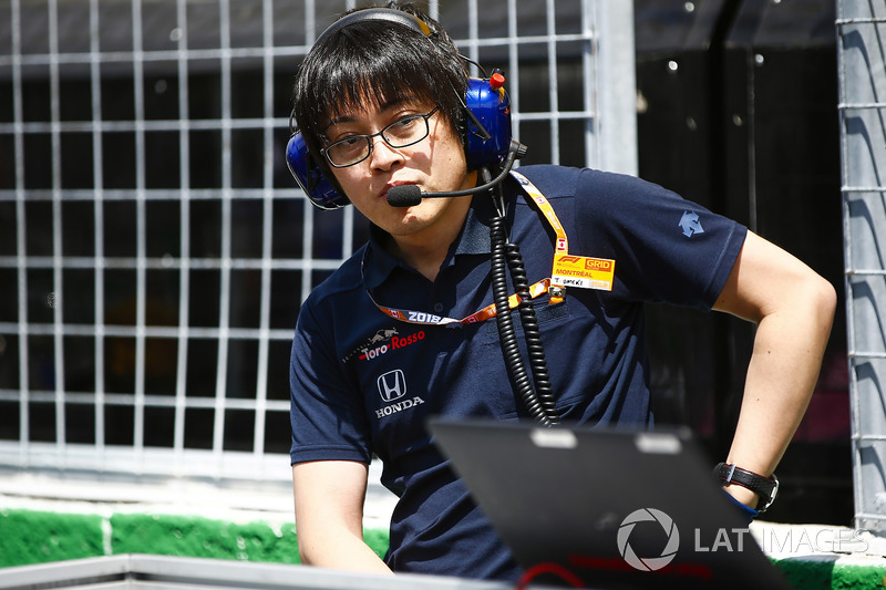 A Toro Rosso Honda engineer on the grid