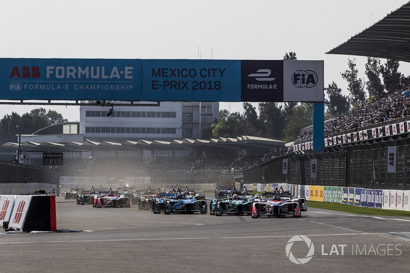 Felix Rosenqvist, Mahindra Racing, at the start of the race