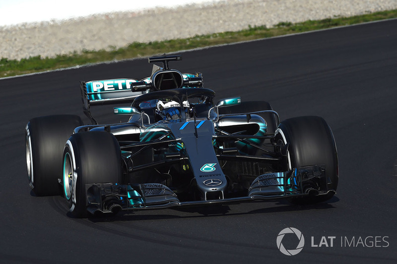 Valtteri Bottas foi o segundo, 0s200 mais lento que o alemão.