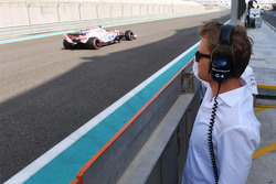 Nico Rosberg, Mercedes-Benz Ambassador observes the car of Nikita Mazepin, Sahara Force India VJM10