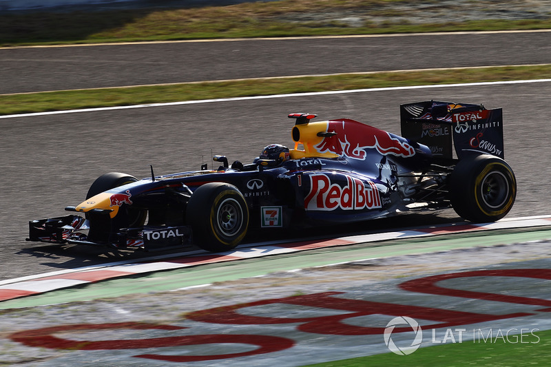 2011: Red Bull RB7 - "Kinky Kylie"
