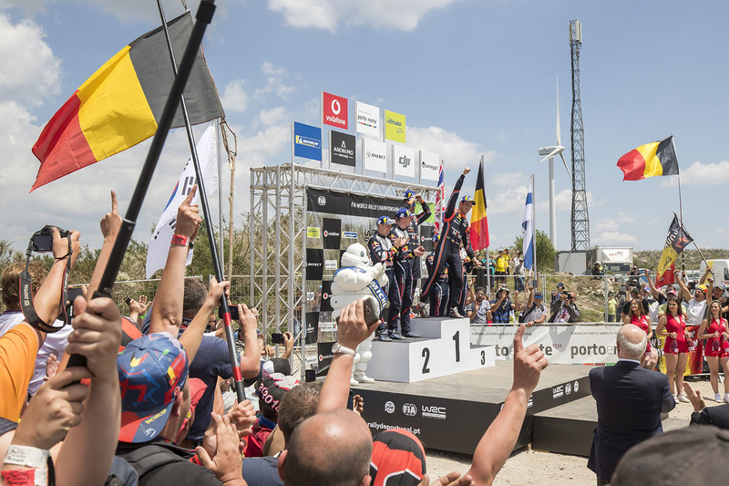 Podio: i vincitori Thierry Neuville, Nicolas Gilsoul, Hyundai Motorsport, al secondo posto Elfyn Evans, Daniel Barritt, M-Sport