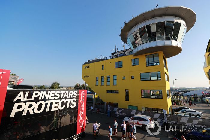 Alpine Stars, paddock