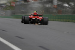 Kimi Raikkonen, Ferrari SF71H sparks
