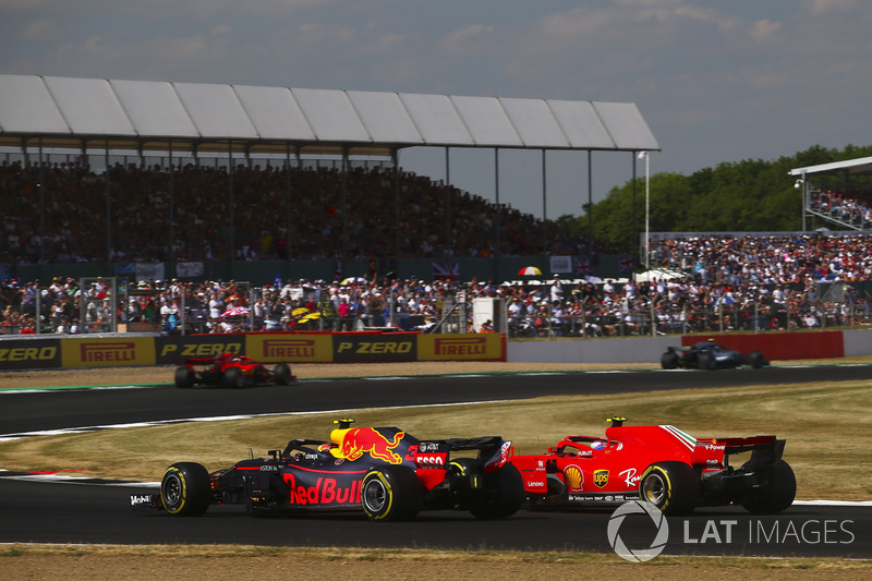 Kimi Raikkonen, Ferrari SH71H, Max Verstappen, Red Bull Racing RB14