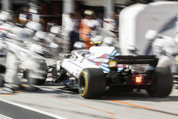 Sergey Sirotkin, Williams FW41 pit stop