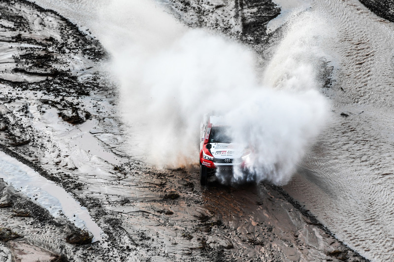 #304 Toyota Gazoo Racing Toyota Hilux: Giniel de Villiers, Dirk von Zitzewitz