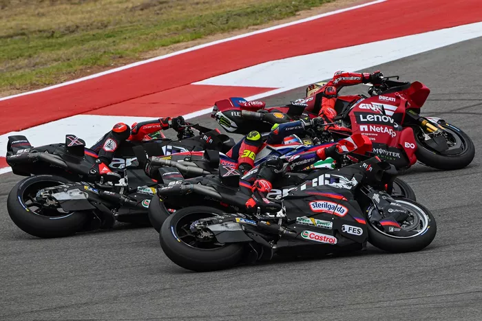 Marc Marquez, Ducati Team, Jorge Martin, Aprilia Racing Team, Marco Bezzecchi, Aprilia Racing
