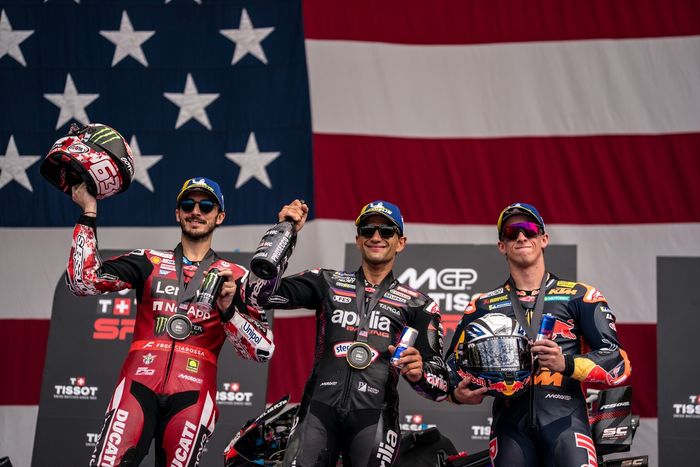 Jorge Martin, Aprilia Racing Team; Pedro Acosta, Red Bull KTM Factory Racing; Francesco Bagnaia, Ducati Team