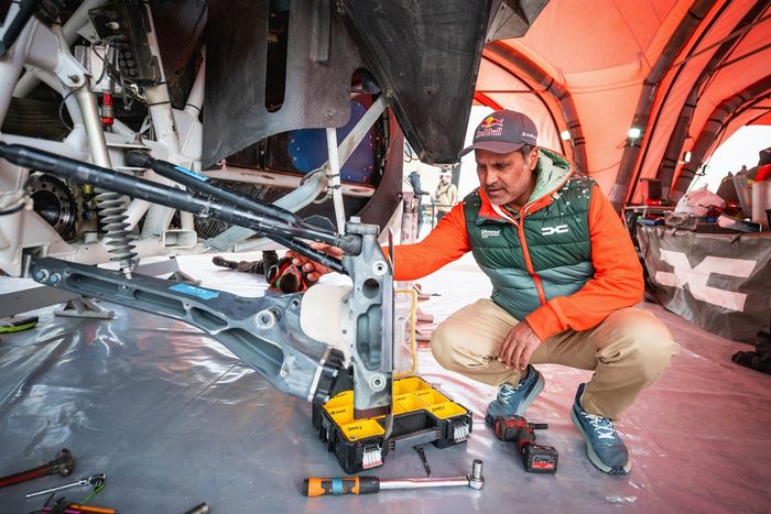 #299 The Dacia Sandriders Dacia: Nasser Al-Attiyah