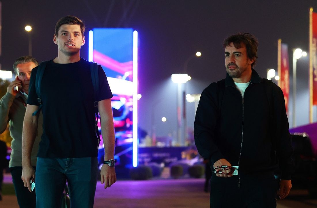 Max Verstappen, Red Bull Racing, Fernando Alonso, Aston Martin Racing