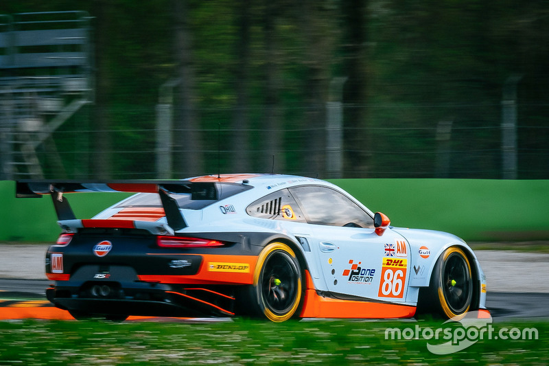 #86 Gulf Racing Porsche 911 RSR: Michael Wainwright, Ben Barker, Nick Foster