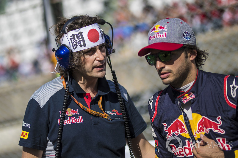 Carlos Sainz Jr., Scuderia Toro Rosso and Marco Matassa, Scuderia Toro Rosso Engineer