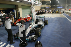 Переможець гонки Льюїс Хемілтон, Mercedes AMG F1 W07 Hybrid